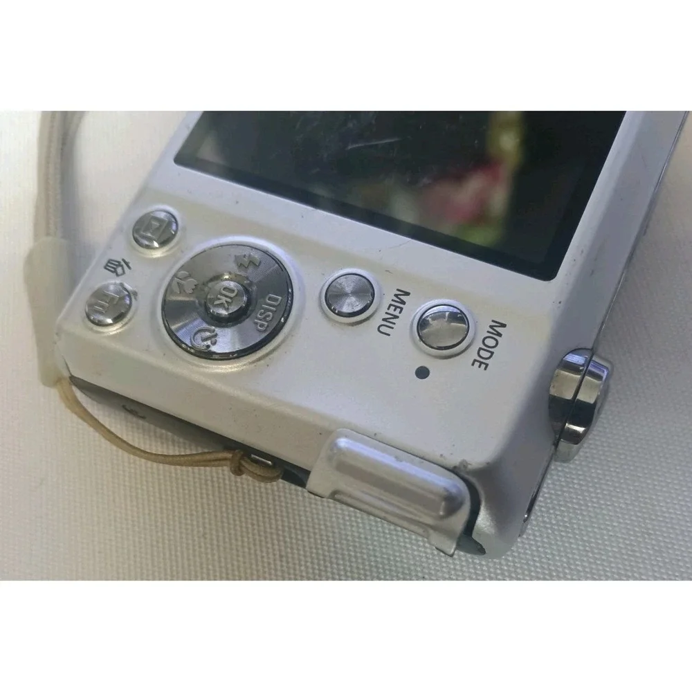 Samsung TL105 C5 Digital‎ Camera with 1 OEM Battery 12.2 MP [REPAIR or PARTS]